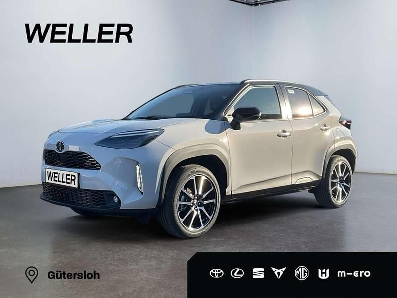 Grau Neu 2025 Toyota Yaris Cross Sport SUV | 34.690 € (Teuer) - Bild 1/3