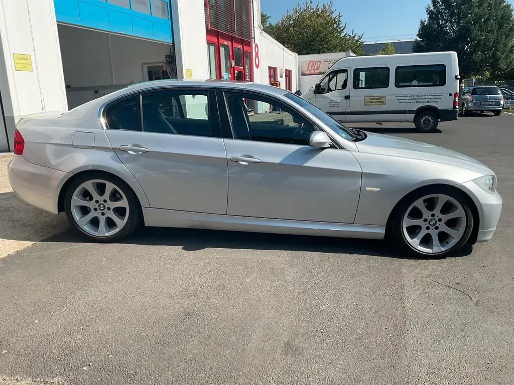 Gebraucht BMW 325 Performance 218 PS (160 kW) 2005 Silber Limousine