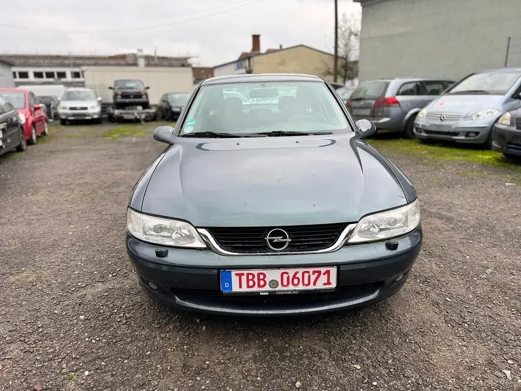 Gebraucht Opel Vectra Comfort 101 PS (74 kW) 2002 Grün Limousine
