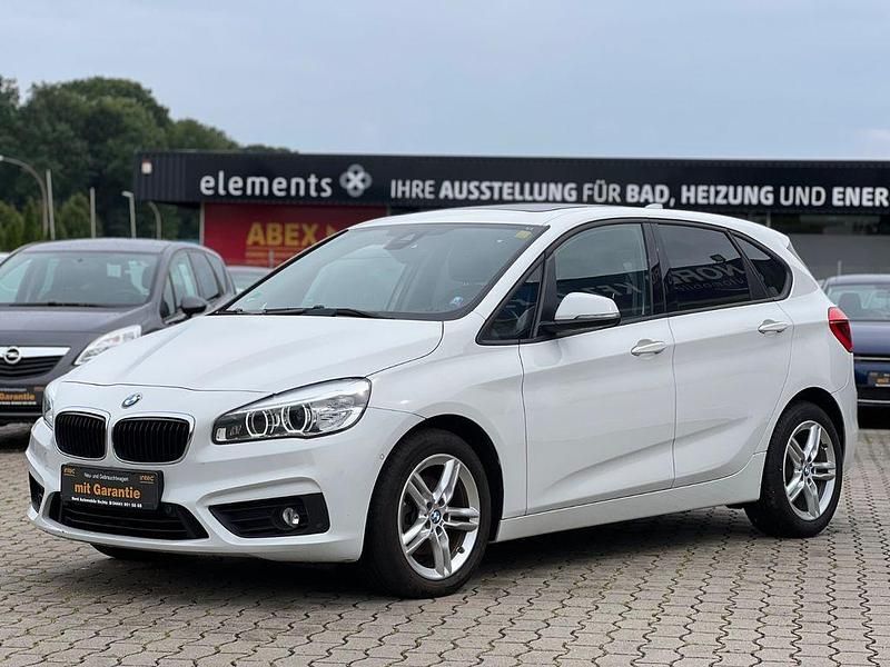 Weiß Gebraucht 2014 BMW 218 Active Tourer Basis Van / Kleinbus | 12.500 € (Teuer) - Bild 1/4