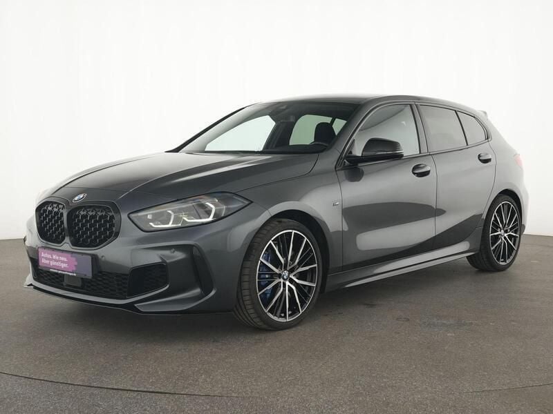 Mineralgrau Gebraucht 2020 BMW M135 Comfort Edition Kleinwagen | 30.955 € (Fairer Preis) - Bild 1/4