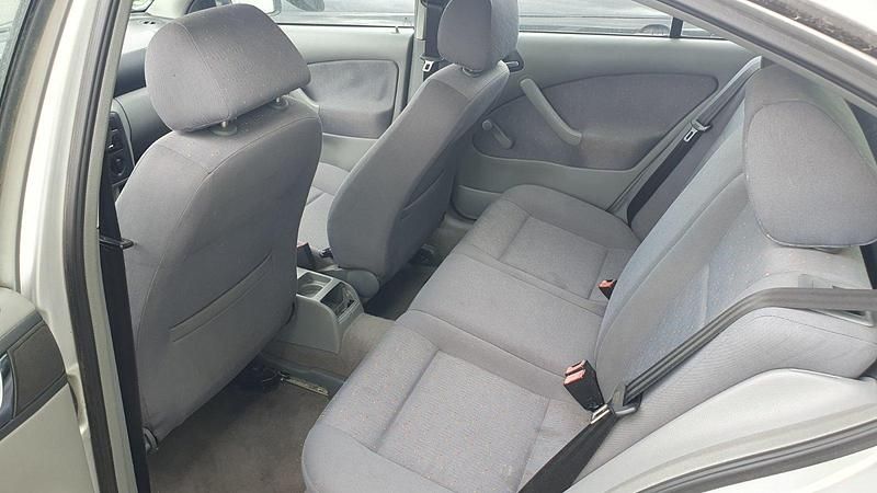 Gebraucht Skoda Octavia Classic 75 PS (55 kW) 2001 Silber Limousine