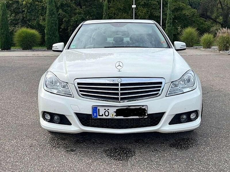 Gebraucht Mercedes C180 156 PS (114 kW) 2011 Weiß Limousine