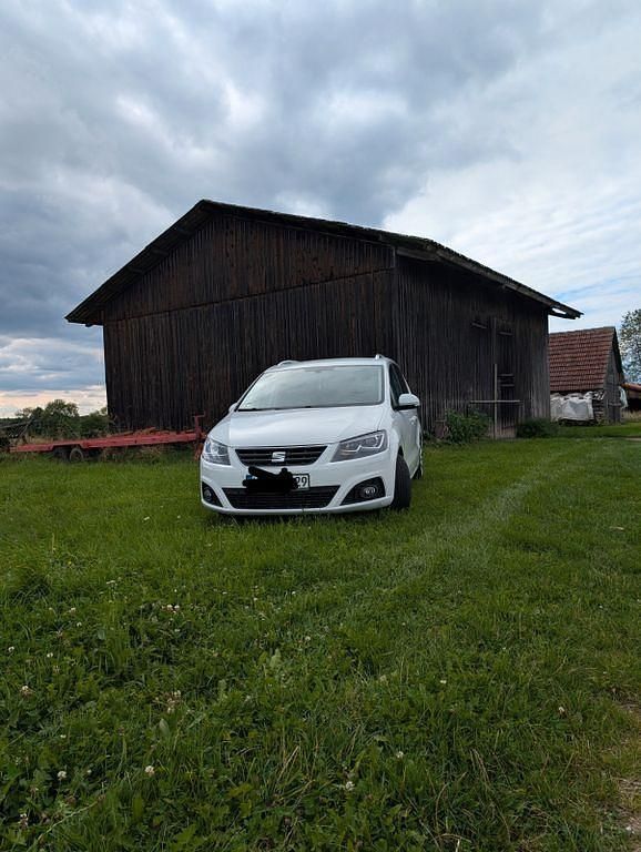 Weiß Gebraucht 2016 Seat Alhambra CONNECT Van / Kleinbus | 20.900 € (Fairer Preis) - Bild 1/4