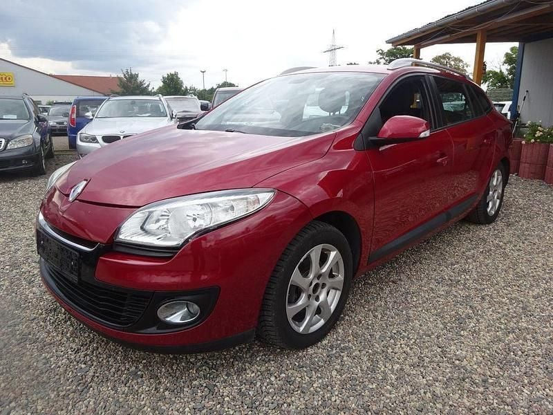 Rot Gebraucht 2012 Renault Mégane III Expression Limousine | 2.800 € (Superpreis) - Bild 1/4
