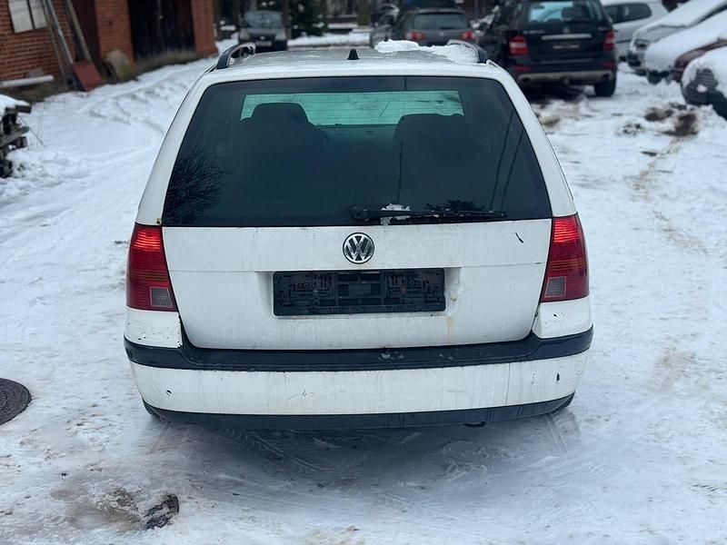 Gebraucht VW Golf IV 100 PS (73 kW) 2003 Weiß Kombi