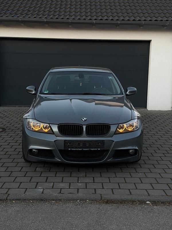 Gebraucht BMW 316 116 PS (85 kW) 2010 Grau Limousine