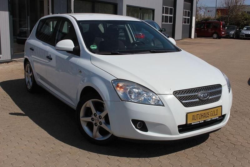 Gebraucht Kia Ceed LX 109 PS (80 kW) 2008 Weiß Kleinwagen
