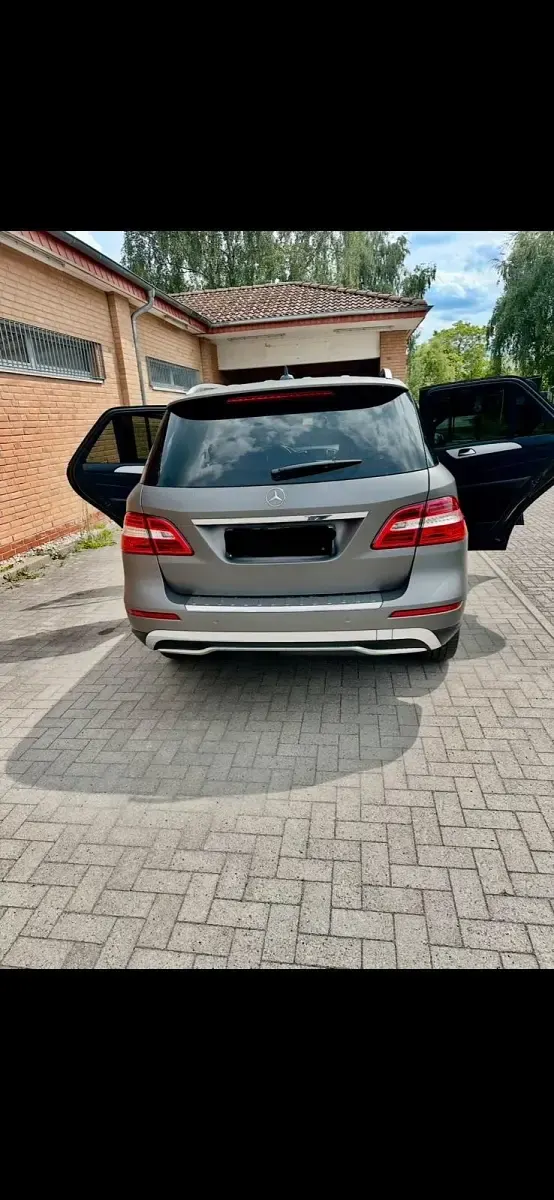 Gebraucht Mercedes ML350 258 PS (189 kW) 2012 Grau SUV