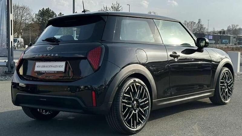 Second-hand Mini Cooper 114 kW (156 CP) 2025 Negru Hatchback