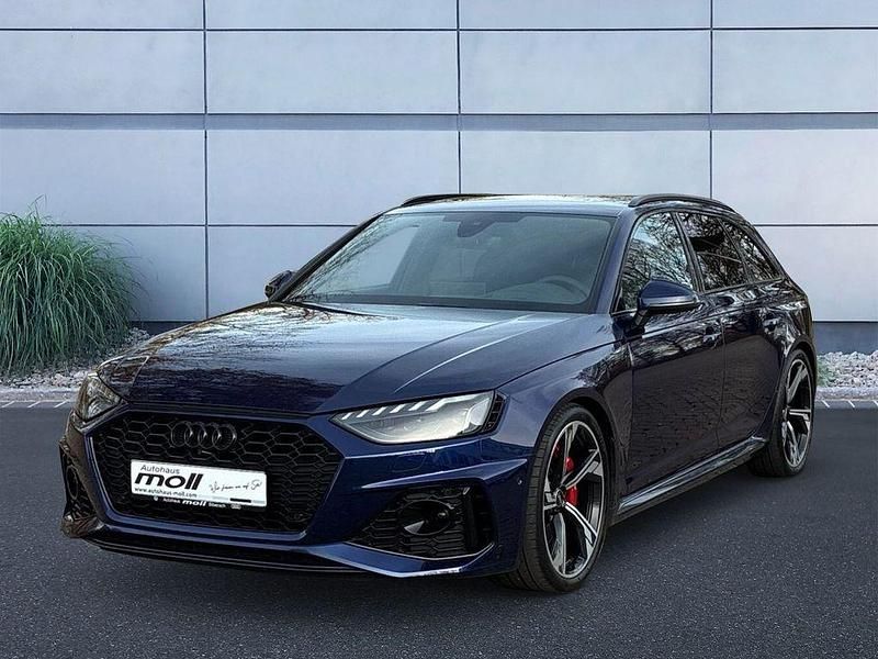 Navarrablau metallic Gebraucht 2022 Audi RS4 Sport Kombi | 65.950 € - Bild 1/4