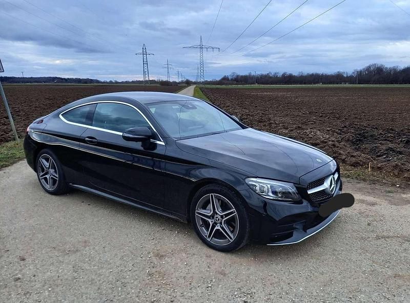 Gebraucht Mercedes C180 AMG 156 PS (114 kW) 2020 Schwarz Coupé
