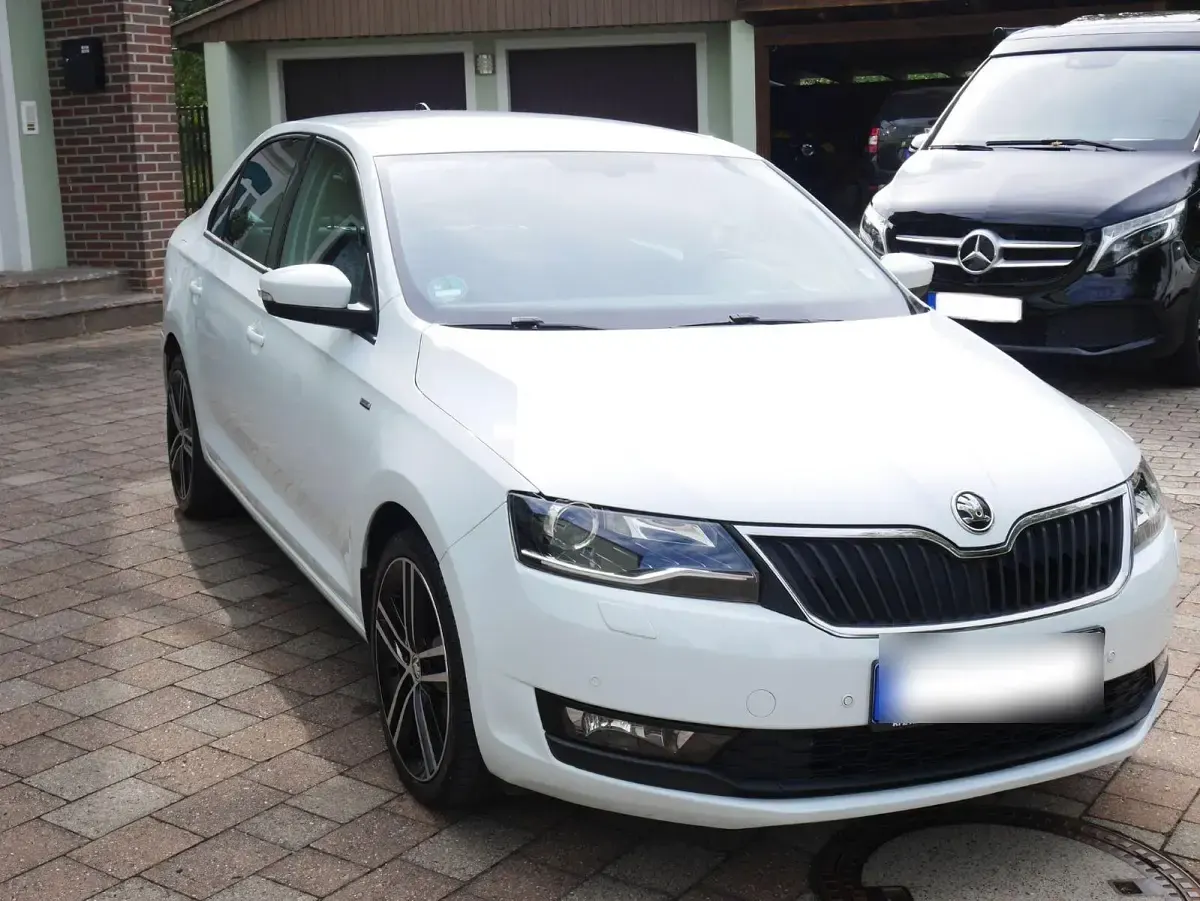 Gebraucht Skoda Rapid Drive 125 PS (91 kW) 2017 Weiß Kleinwagen