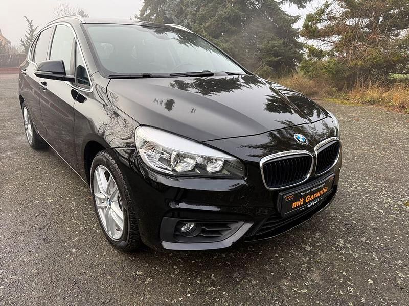 Schwarz Gebraucht 2016 BMW 218 Sport Line Van / Kleinbus | 9.990 € (Superpreis) - Bild 1/4
