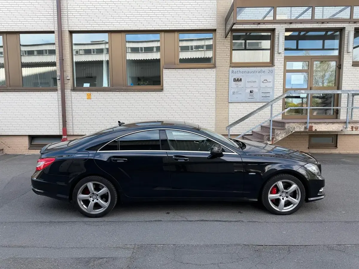 Gebraucht Mercedes CLS500 408 PS (300 kW) 2011 Schwarz Limousine