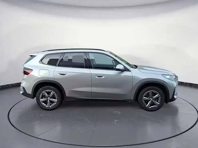 Używany BMW X1 Efficient Dynamics 136 KM (100 kW) 2024 Srebrny SUV
