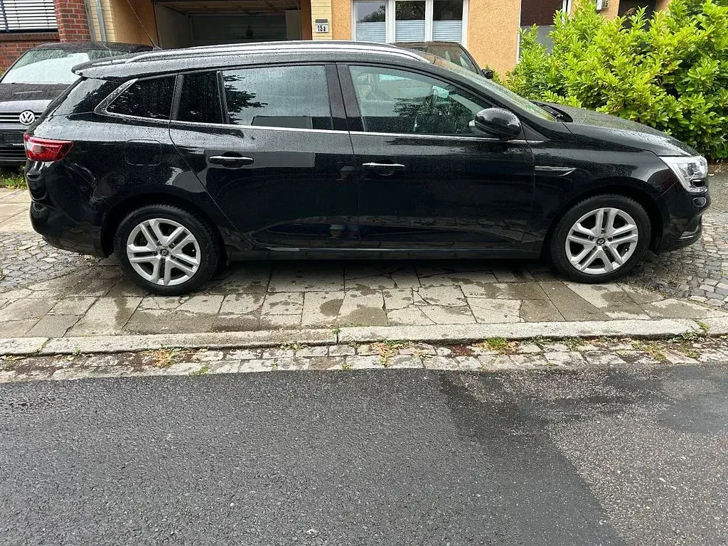 Gebraucht Renault Mégane LIMITED 140 PS (102 kW) 2020 Schwarz Limousine