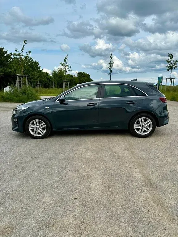 Gebraucht Kia Ceed Vision 140 PS (102 kW) 2020 Grau Kleinwagen