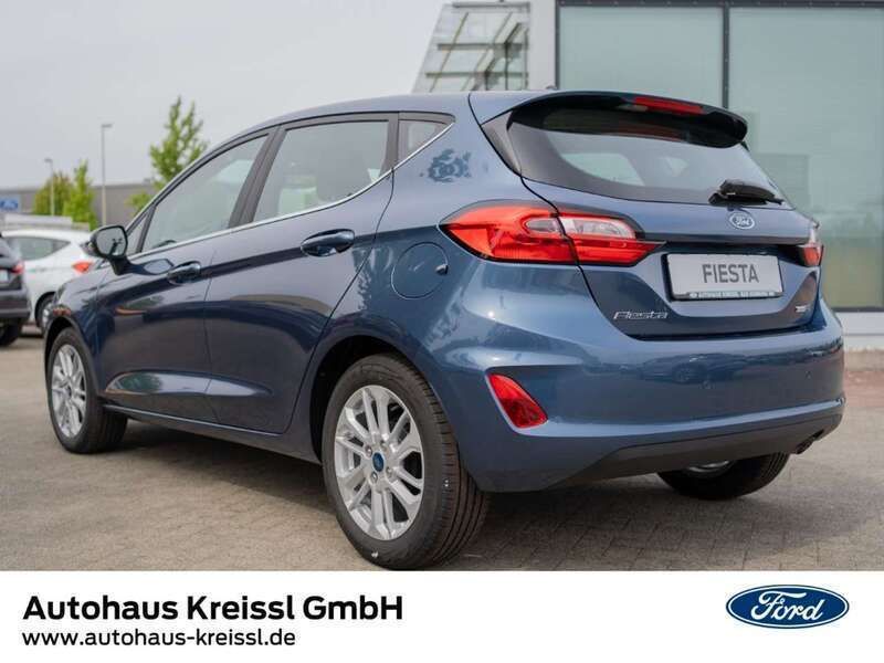 Gebraucht Ford Fiesta Titanium 125 PS (91 kW) 2023 Chromablau metallic Kleinwagen