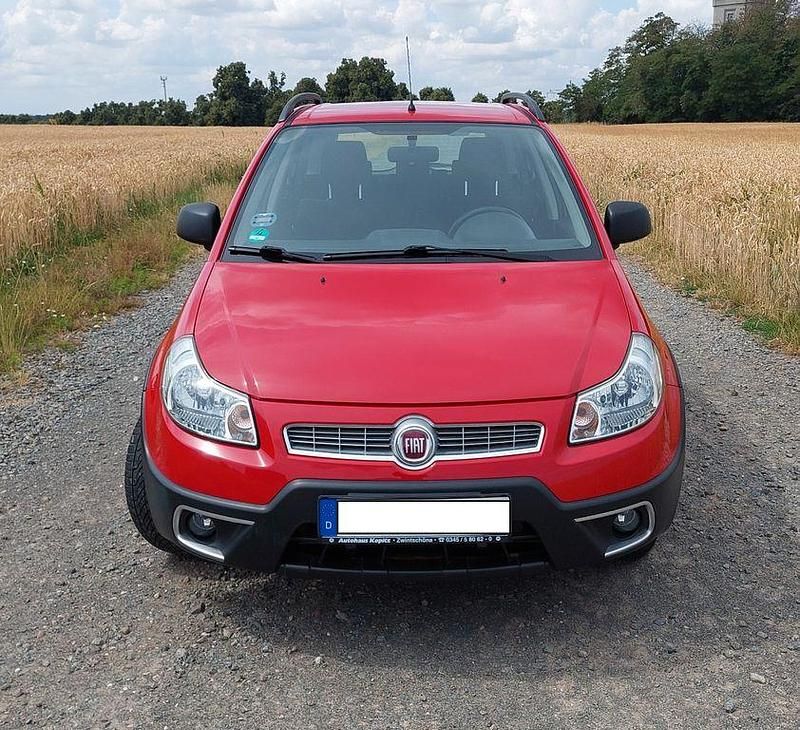 Rot Gebraucht 2010 Fiat Sedici Dynamic SUV | 6.101 € (Etwas zu teuer) - Bild 1/4