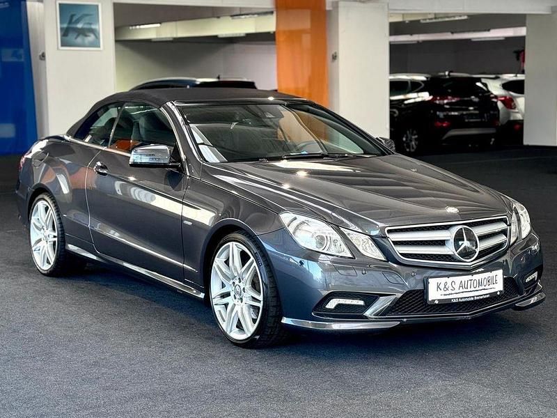 Gebraucht Mercedes E250 204 PS (150 kW) 2011 Tenoritgrau Cabrio