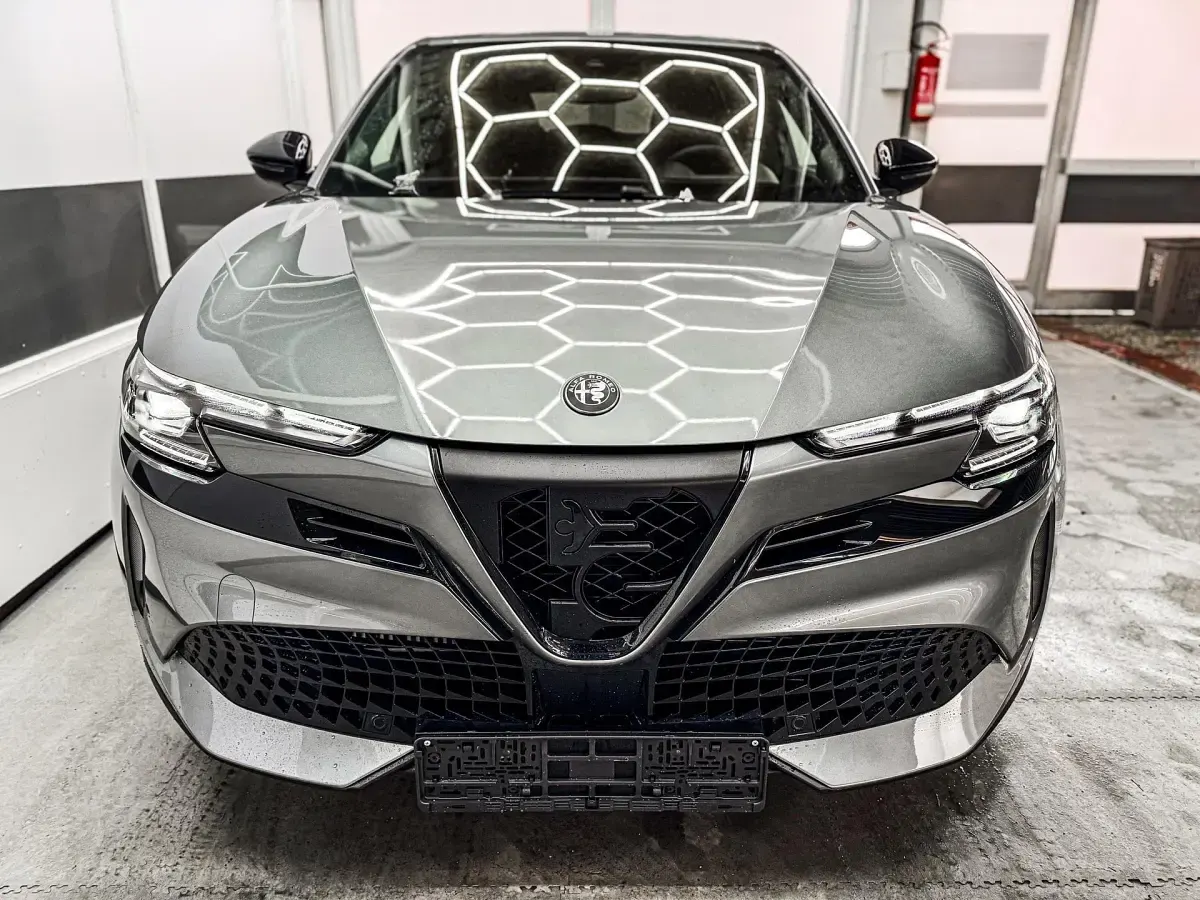 Neu Alfa Romeo Junior Edizione Speciale 148 PS (108 kW) 2026 Grau metallic 519 SUV