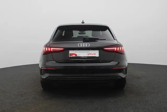 Gebraucht Audi A3 Advanced Plus 150 PS (110 kW) 2024 Brillantschwarz Limousine