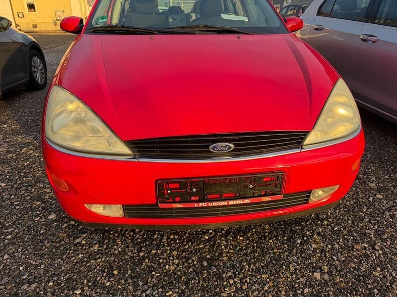 Gebraucht Ford Focus Ghia 116 PS (85 kW) 1999 Rot Limousine