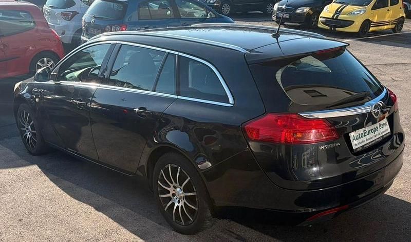 Gebraucht Opel Insignia Edition 140 PS (102 kW) 2010 Schwarz Kombi