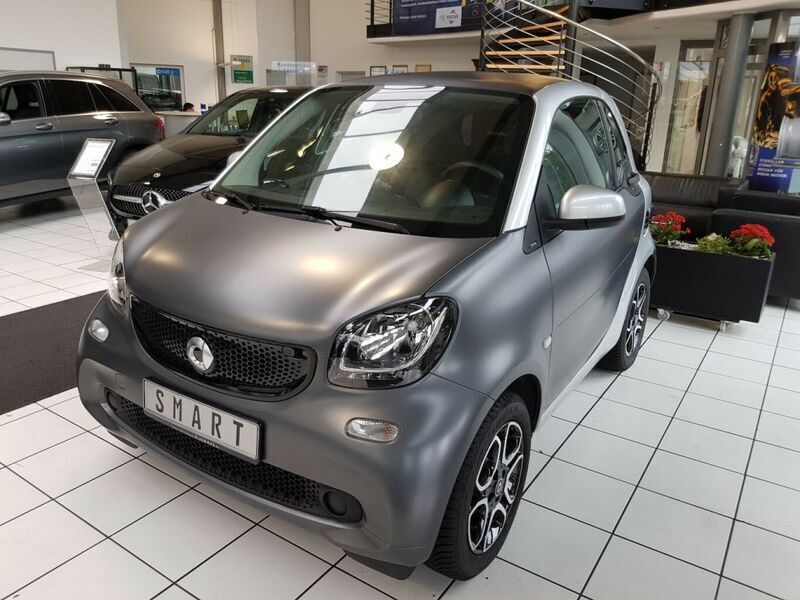 Grau grau Gebraucht 2016 Smart ForTwo Coupé Prime Coupé | 13.500 € (Etwas zu teuer) - Bild 1/4