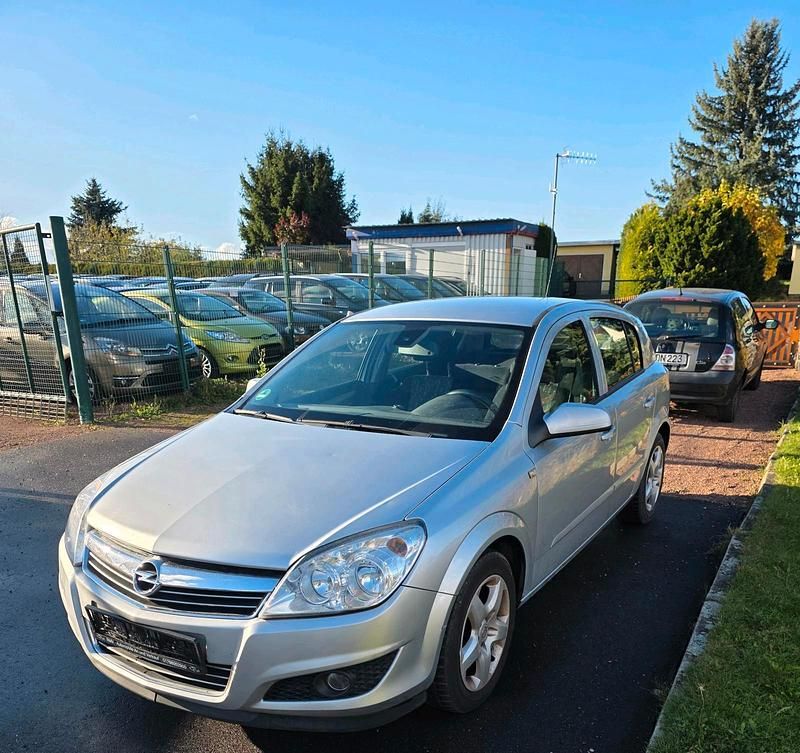 Gebraucht Opel Astra Edition 90 PS (66 kW) 2008 Grau Limousine