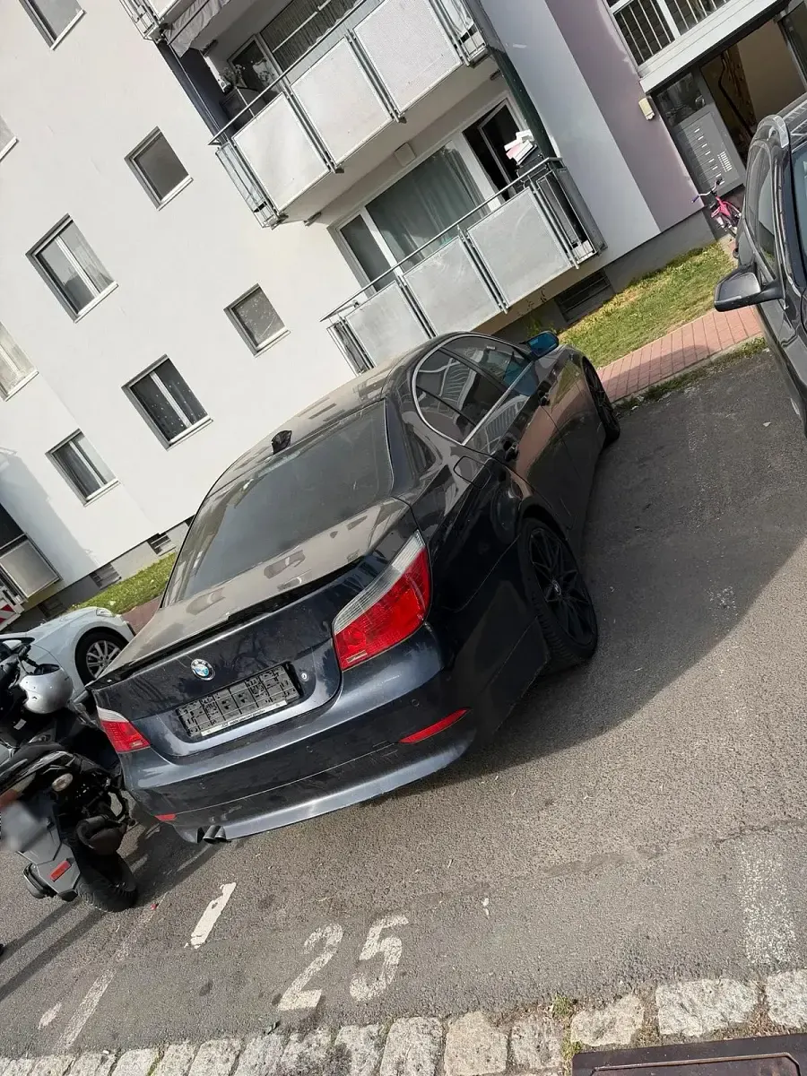 Second-hand BMW 520 170 CP (125 kW) 2003 Berlinǎ