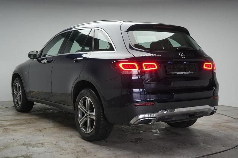 Gebraucht Mercedes GLC300e 194 PS (142 kW) 2021 Blau SUV