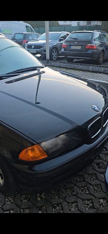 Schwarz Gebraucht 2000 BMW 316 Limousine | 1.100 € (Superpreis) - Bild 1/4