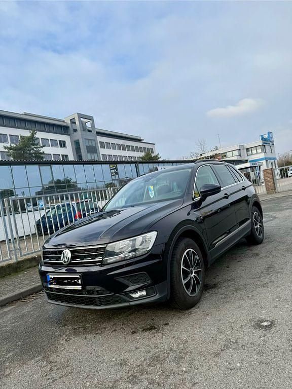 Schwarz Gebraucht 2020 VW Tiguan Elegance SUV | 20.200 € (Superpreis) - Bild 1/4