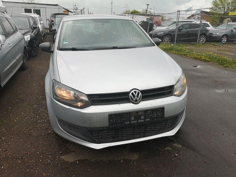 Second-hand VW Polo Trendline 75 CP (55 kW) 2011 Argintiu Hatchback