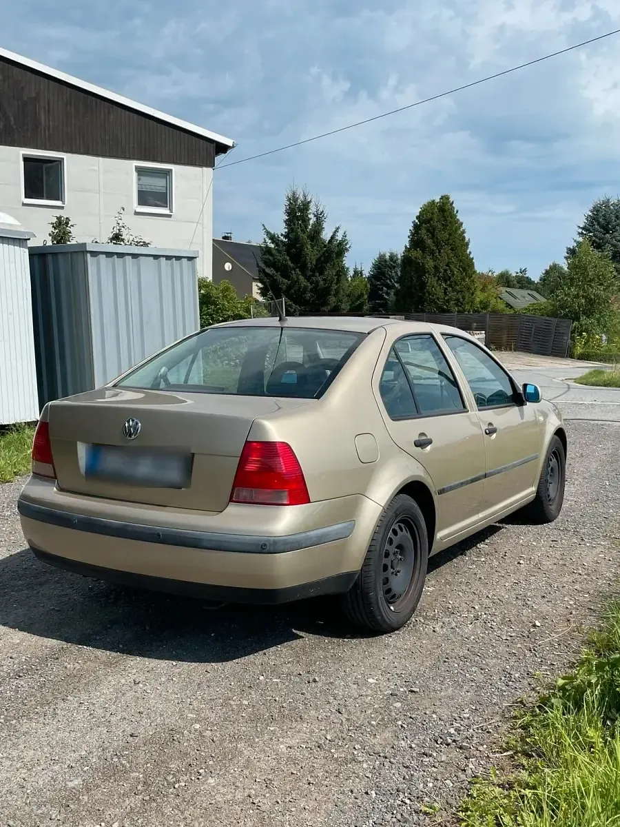 Gebraucht VW Bora 105 PS (77 kW) 2000 Gold Limousine