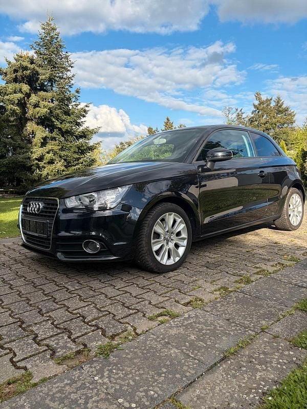 Second-hand Audi A1 105 CP (77 kW) 2010 Negru Hatchback