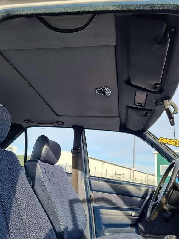 Gebraucht Mercedes 190 72 PS (52 kW) 1986 Limousine