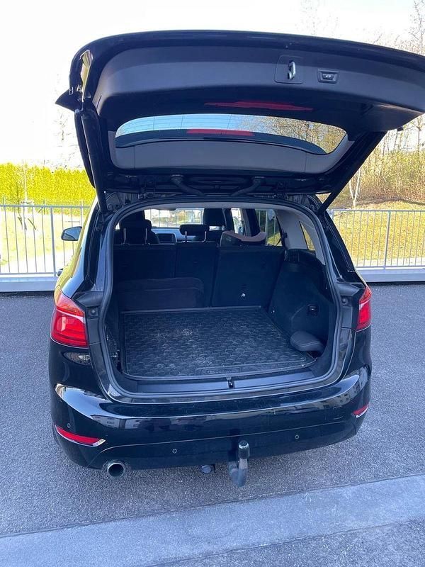 Gebraucht BMW 218 Gran Tourer 150 PS (110 kW) 2016 Schwarz Van / Kleinbus