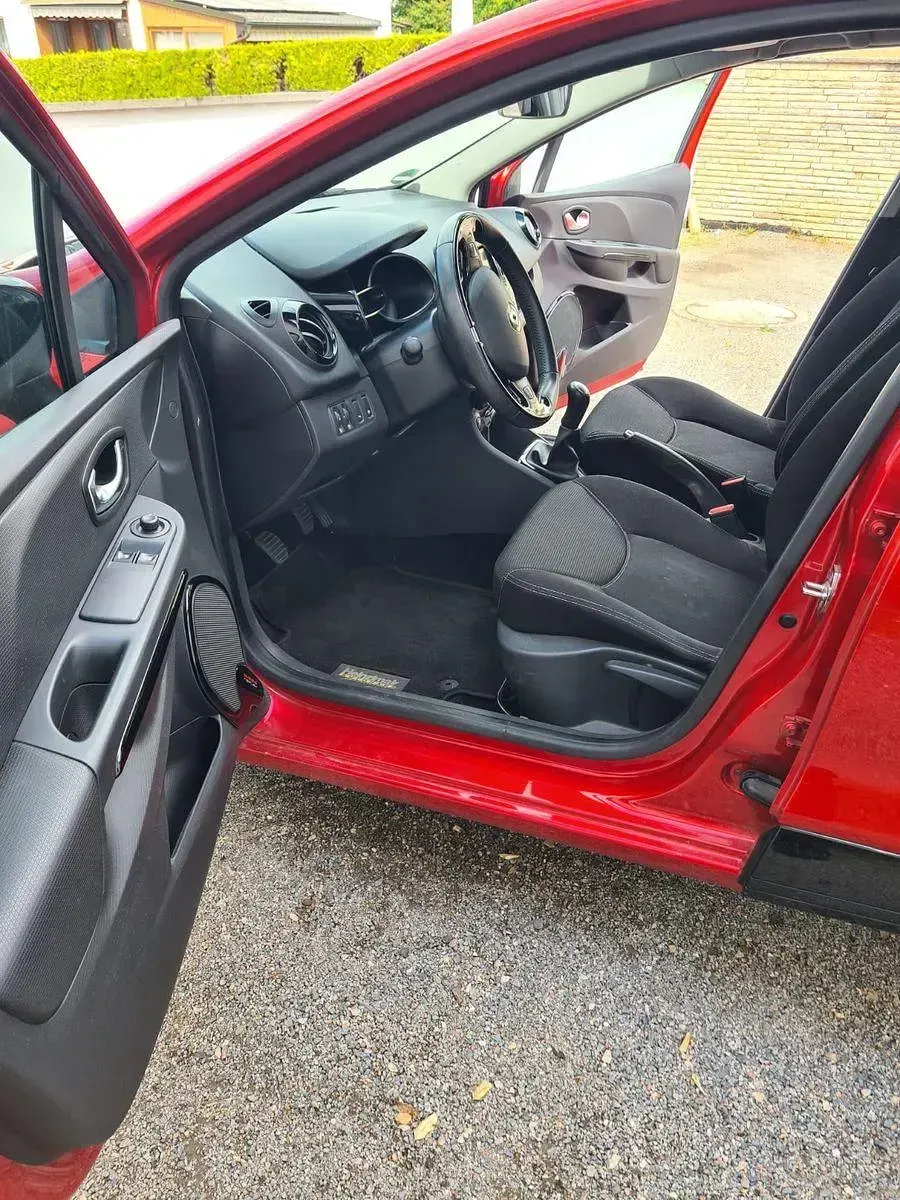 Gebraucht Renault Clio Dynamique 90 PS (66 kW) 2015 Rot Kleinwagen
