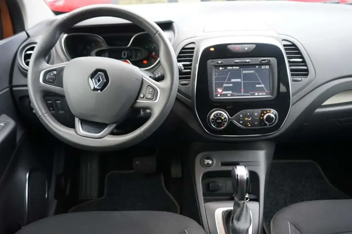 Gebraucht Renault Captur LIMITED 90 PS (66 kW) 2019 Orange SUV