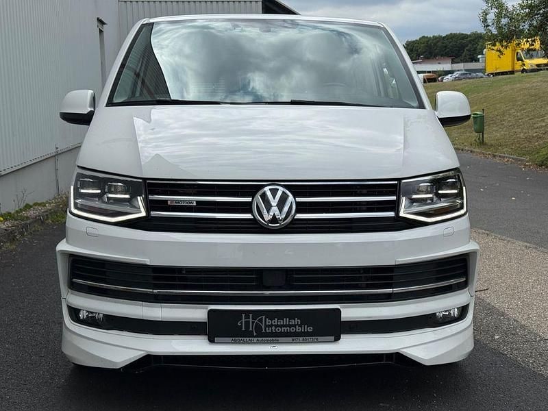 Weiß Gebraucht 2018 VW Multivan Highline Van | 45.999 € - Bild 1/4