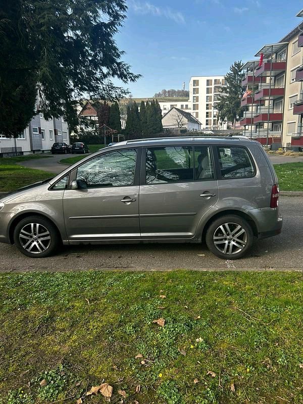 Gebraucht VW Touran 140 PS (102 kW) 2007 Grau Van / Kleinbus