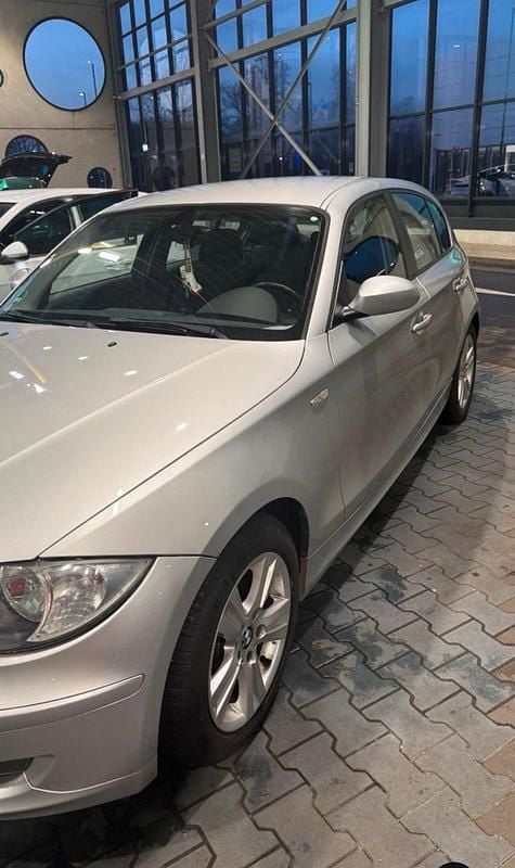 Gebraucht BMW 118 143 PS (105 kW) 2007 Silber Kleinwagen