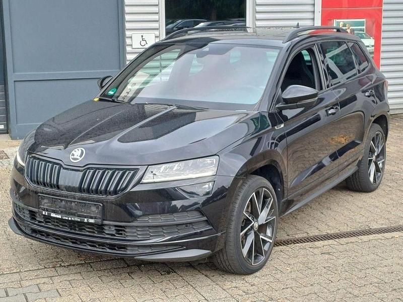 Black magic perleffekt Gebraucht 2022 Skoda Karoq SportLine SUV | 27.290 € (Fairer Preis) - Bild 1/4