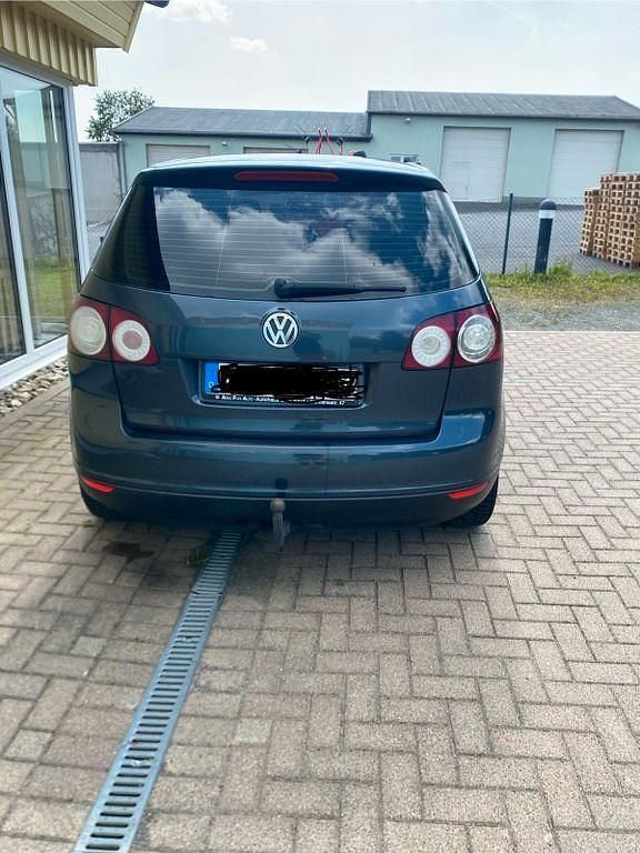 Blau Gebraucht 2005 VW Golf Plus Trendline Van / Kleinbus | 1.000 € (Fairer Preis) - Bild 1/4