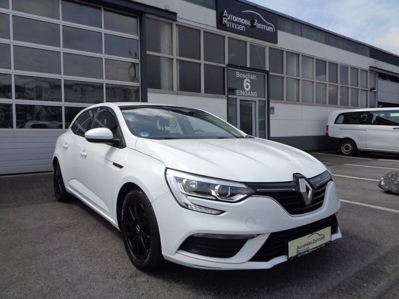 Weiß Gebraucht 2017 Renault Mégane IV Limousine | 10.990 € (Etwas zu teuer) - Bild 1/4