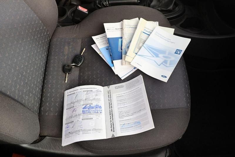 Gebraucht Ford Focus Viva 116 PS (85 kW) 2004 Silber Limousine