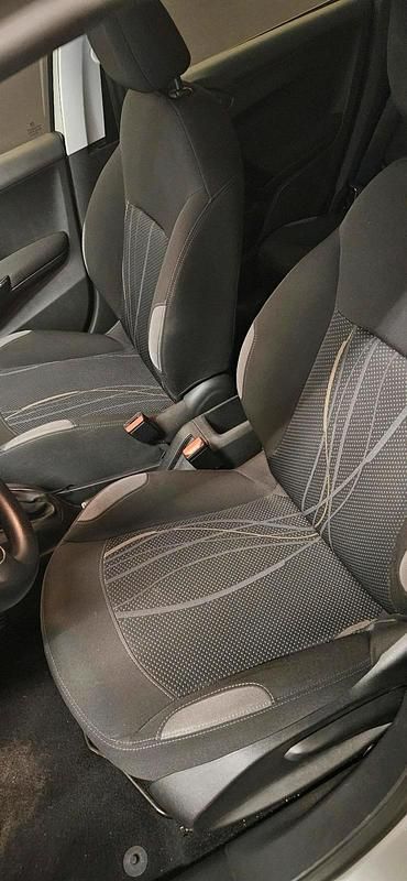 Second-hand Peugeot 208 68 CP (50 kW) 2012 Argintiu Hatchback